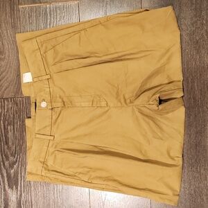 Women's High-Waist Pleated Shorts - Tan